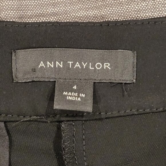 Ann Taylor Black Shorts Embroidered Detailing 4" Inseam Pleated Front Women Sz 4 - Picture 5 of 9